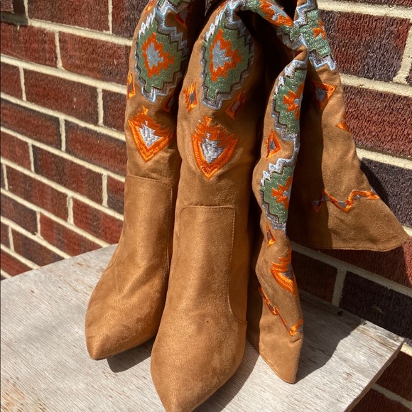 Tan knee high Tribal printed boots - Picture 2 of 10